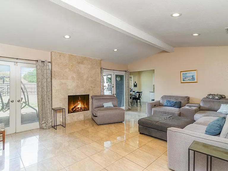 6207 Linden Ln — Photo 10