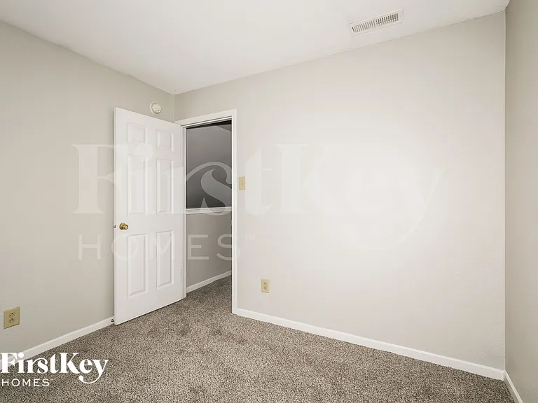 12158 E 141st St — Photo 16