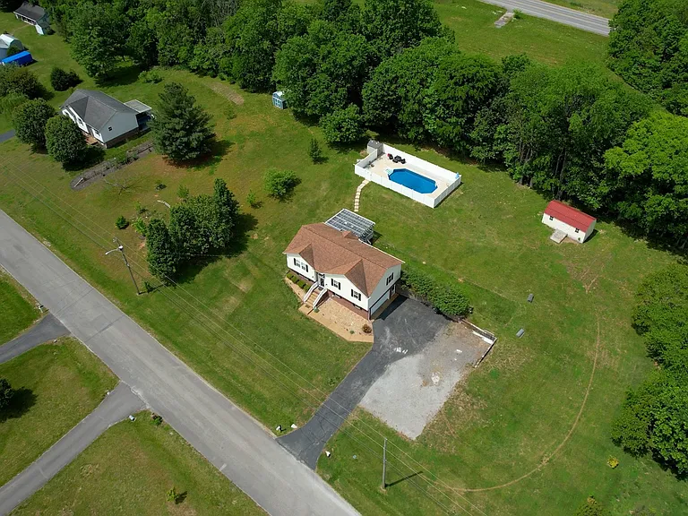 1504 Potter Dr — Photo 37