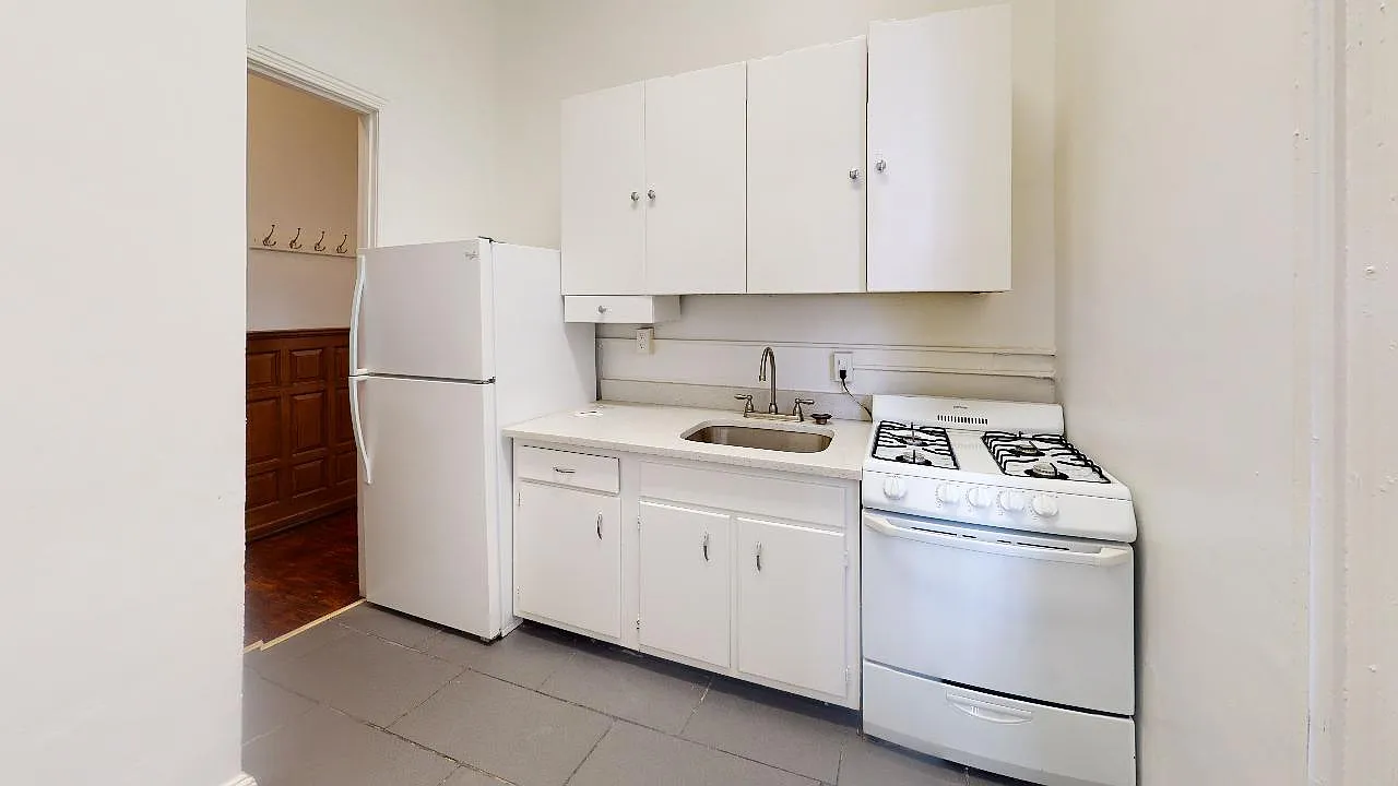 Studio, 450 sqft, $1,529 — Photo 3
