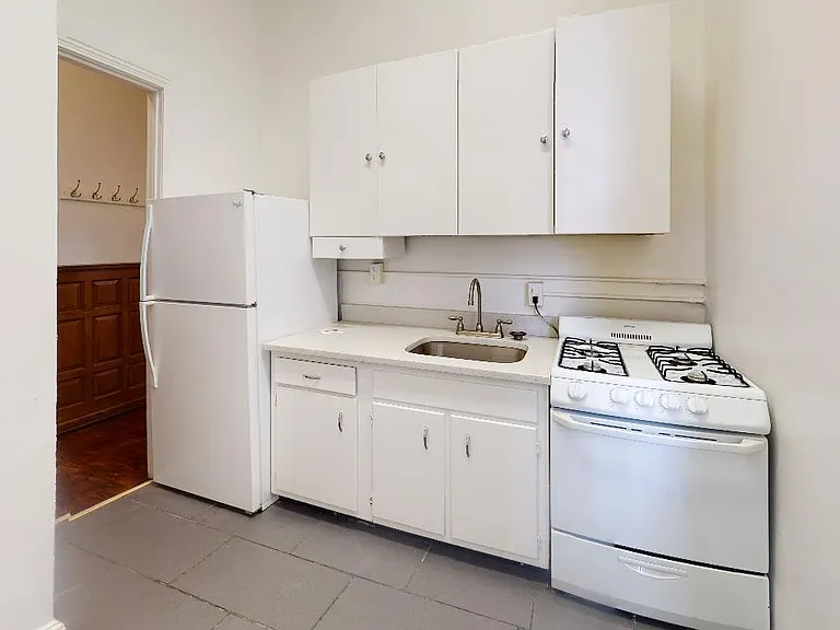 262 S 21st St #1R — Photo 3