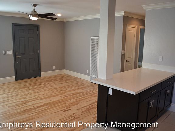 3rd image of 4527.5 Wilson Ave