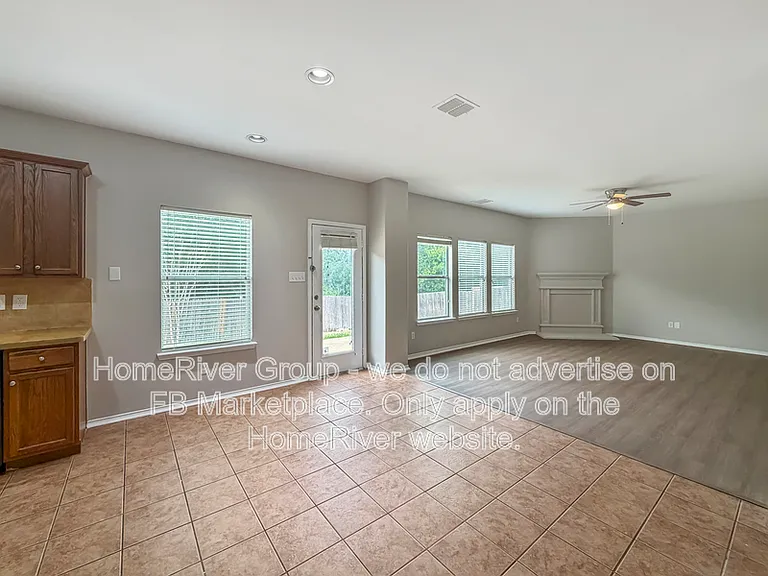 1072 Aviary — Photo 4