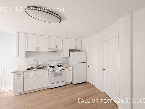 3rd image of 10516 1/2 S Vermont Ave