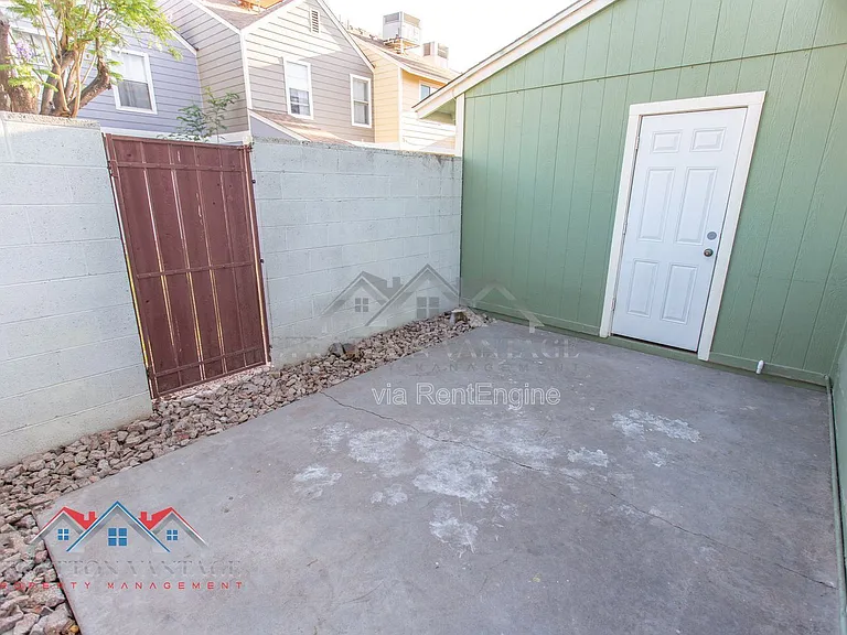 1970 N Hartford St #62 — Photo 15