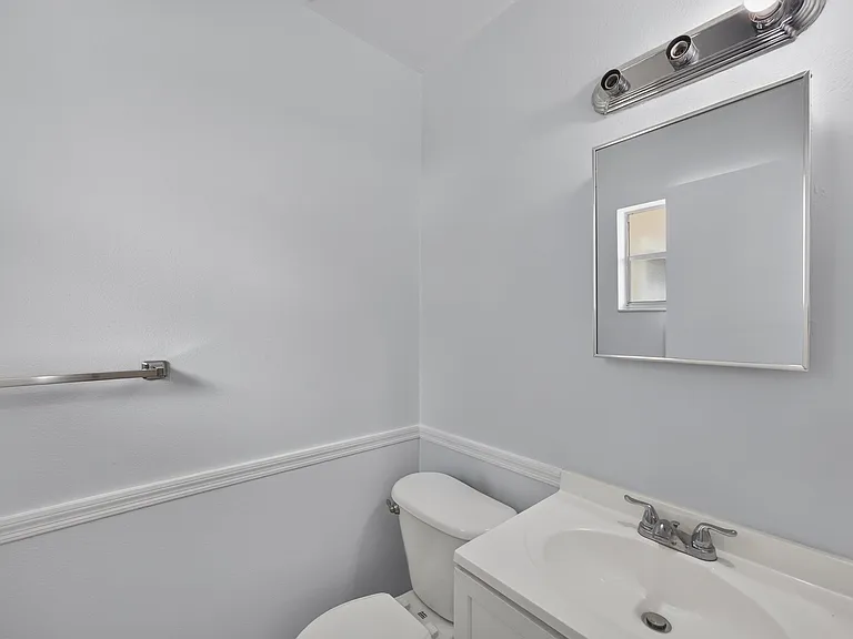 328 Palos Ct — Photo 13