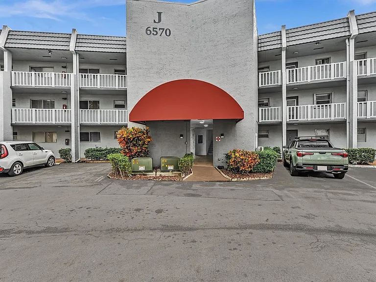 6570 Royal Palm Blvd #206J — Photo 24