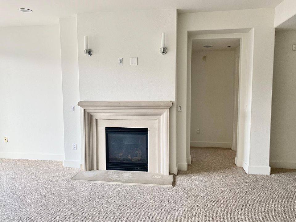 1st image of 11611 Montana Ave #404