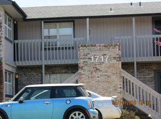 1717 E 24th Ave APT B, Hutchinson, KS 67502