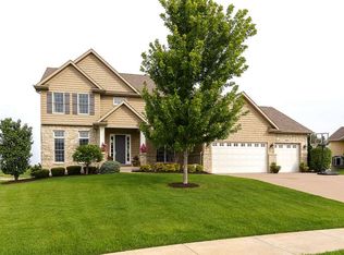 5827 Judge Rd, Bettendorf, IA 52722