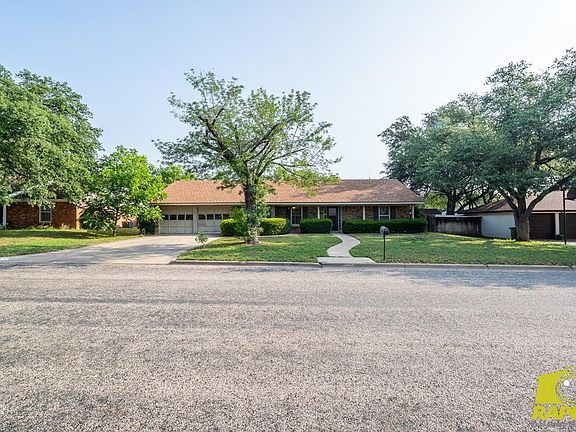2nd image of 2720 Tanglewood Dr