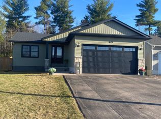 43 Dustin Dr, Petawawa, ON K8H 0G3