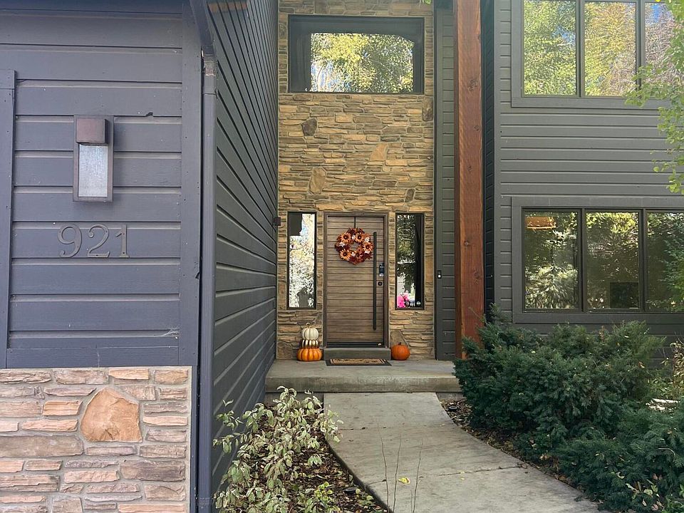 2nd image of 921 Cutter Ln