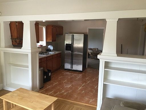 1st image of 129 N Toluca St
