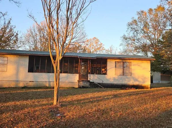 1030 W Lake Dr, Lincolnton, GA 30817