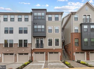 2400 Stella Pl, Alexandria, VA 22303