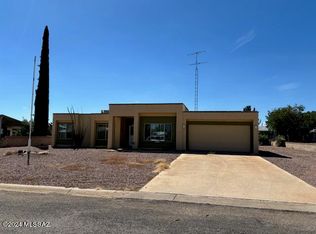1010 E Mescal Dr, Pearce, AZ 85625