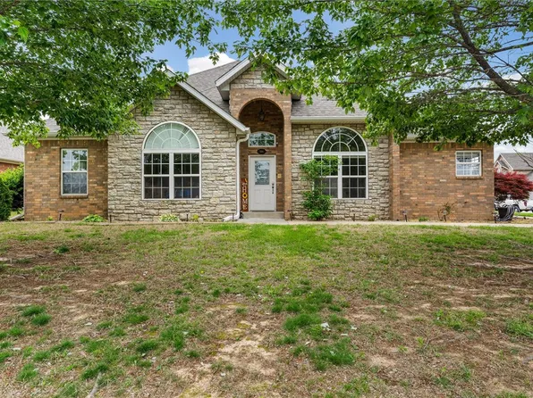 306 Camelot, Rogers, AR 72756