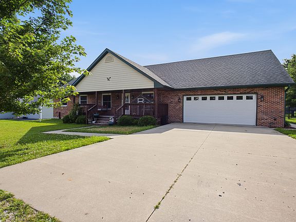 3rd image of 132 Mohawk Dr