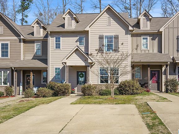2nd image of 590 The Heights Ln