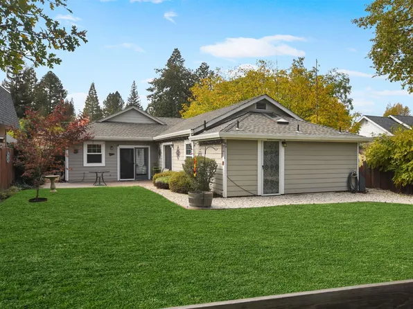 521 Whiting St, Grass Valley, CA 95945