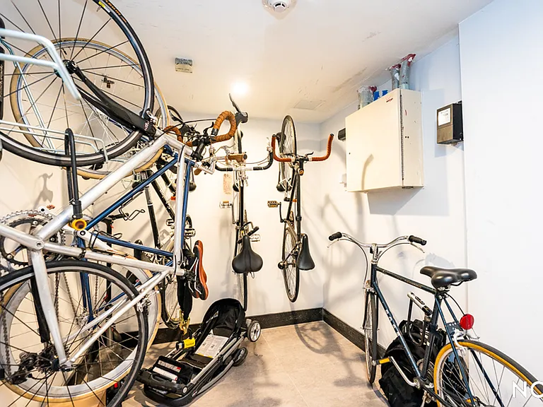 269 Meserole St #3B — Photo 20