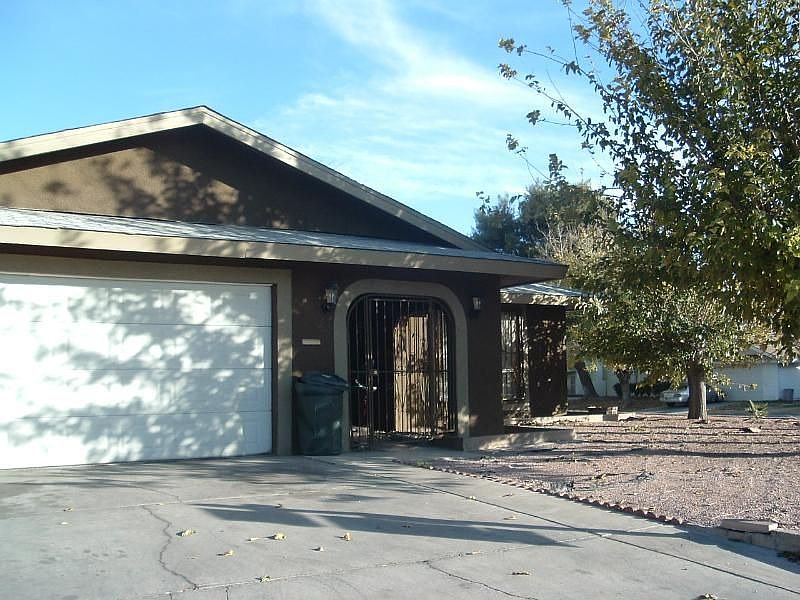 1st image of 3070 McLeod Dr