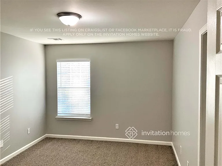 2530 Mayfair Dr — Photo 7