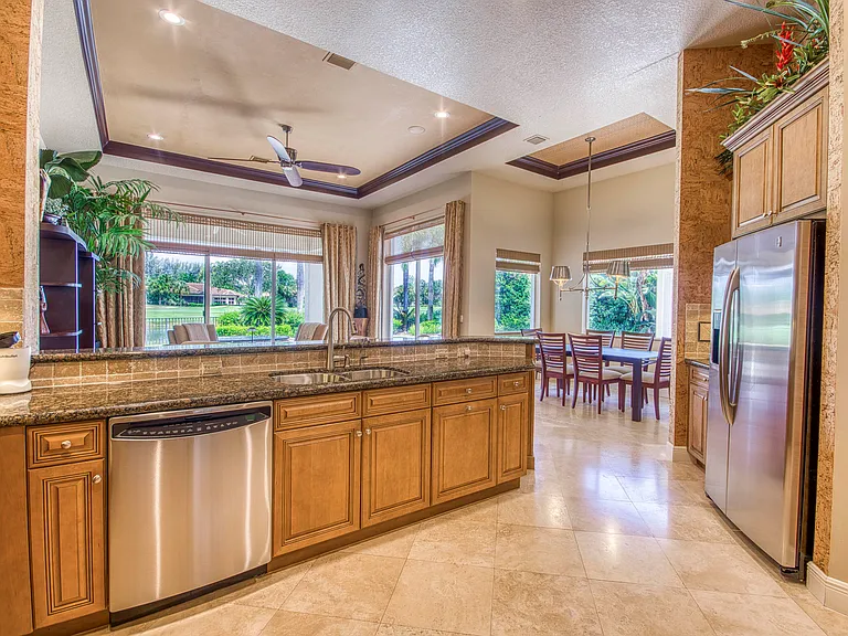 7049 Isla Vista Dr — Photo 17