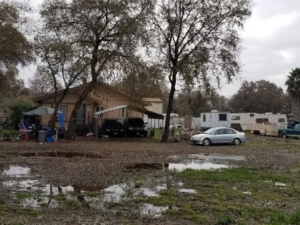 864 Oak Ln, Rio Linda, CA 95673