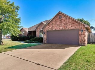 2813 Learly Ln, Altus, OK 73521