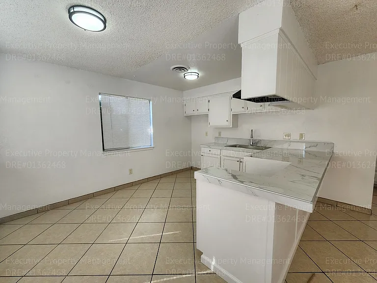 1230 Dolores St — Photo 12