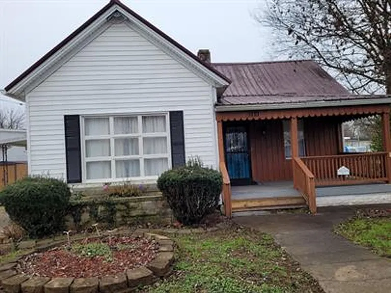 1121 Elm St — Photo 36