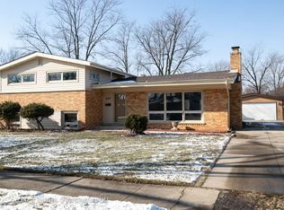 950 Braemar Rd, Flossmoor, IL 60422