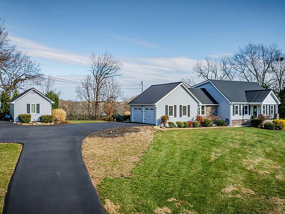 5th image of 512 Hideaway Farm Rd