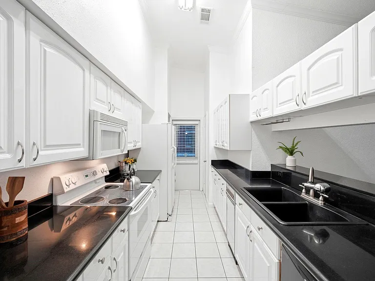 2425 Augusta Dr #22 — Photo 14