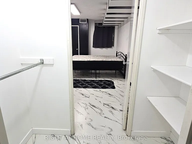 2460 Eglinton Ave E #1714 — Photo 21