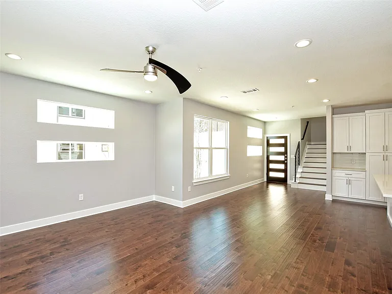 1130 Lott Ave #B — Photo 6