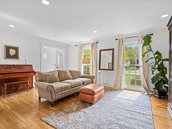 3rd image of 1437 Royal Saint George Dr