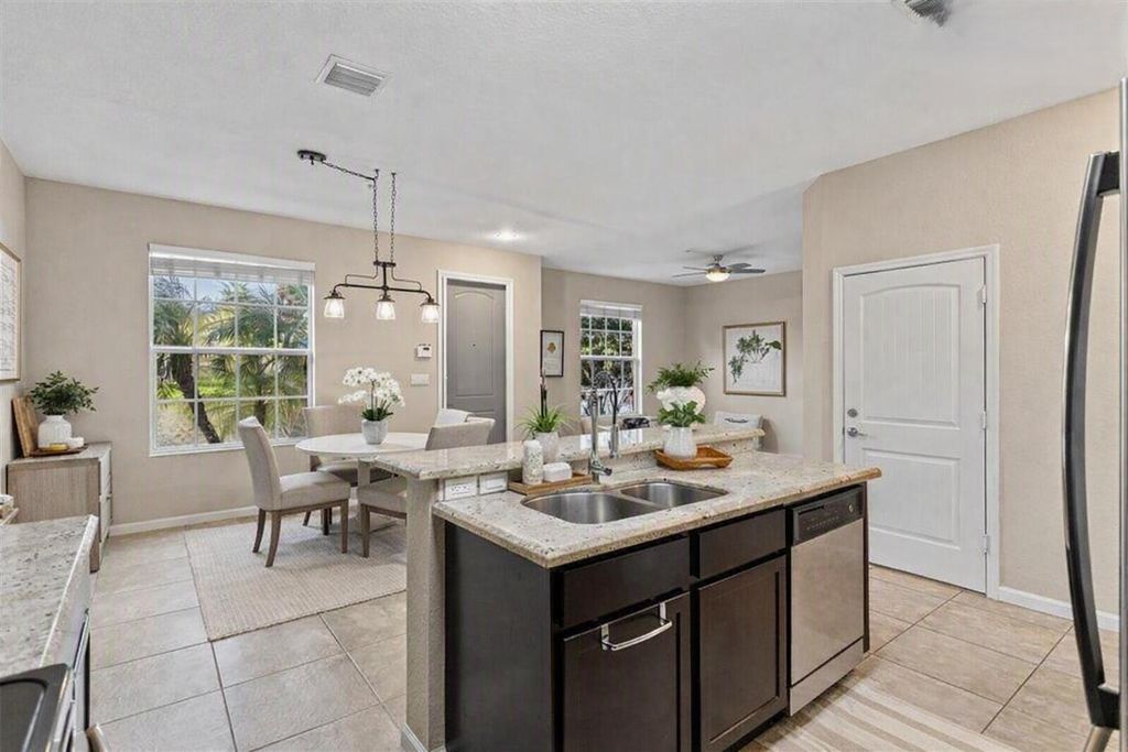 259 SW 7TH Street, photo 6