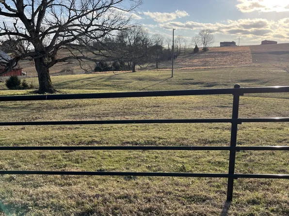 2000 Linwood Rd, Watertown, TN 37184