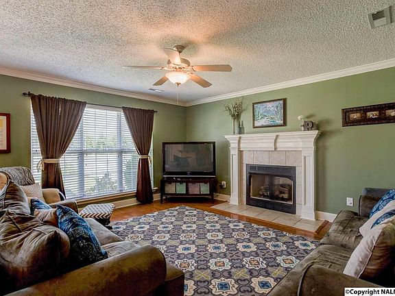 2nd image of 5021 Blakemore Dr SE