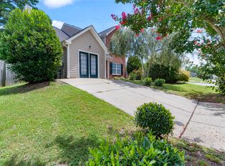 5621 Advantis Dr, Raleigh, NC 27610