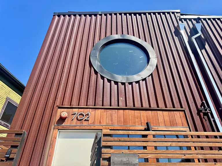 700 Fruitvale Ave — Photo 1