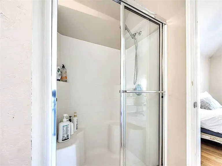 516 Woodsong Dr — Photo 15