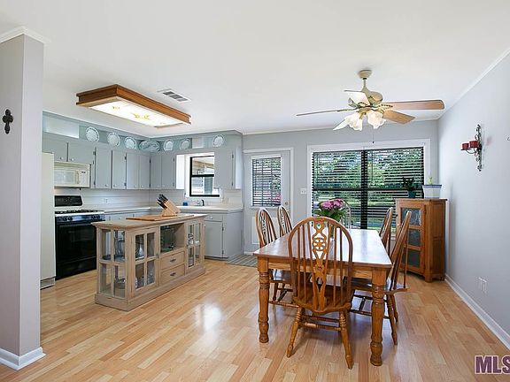 3rd image of 5077 Pecan Ln