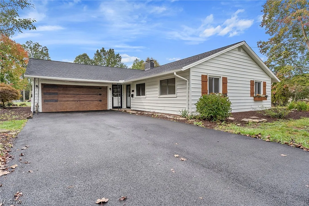 3376 Sandalwood Ct photo 1