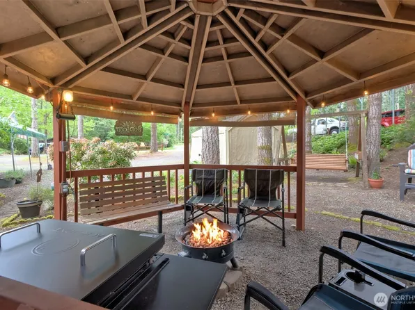 1261 E Lakeshore Drive W, Shelton, WA 98584