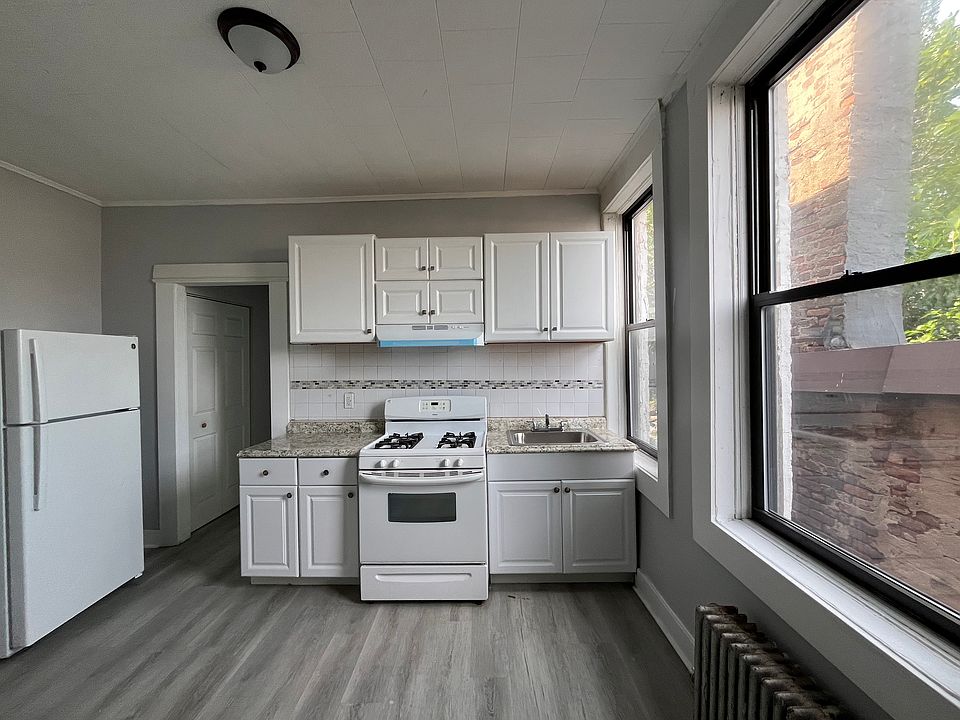1st image of 185 Beacon Ave #3R