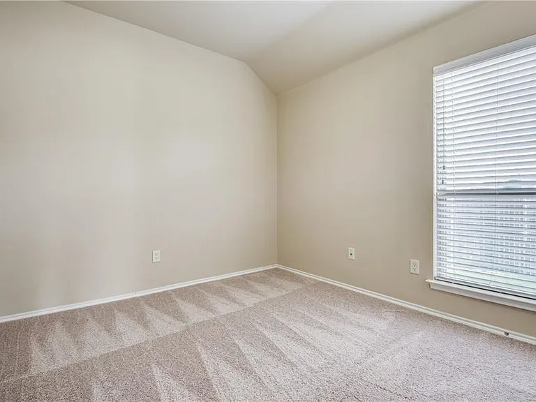 429 Roger Graves Cir — Photo 13